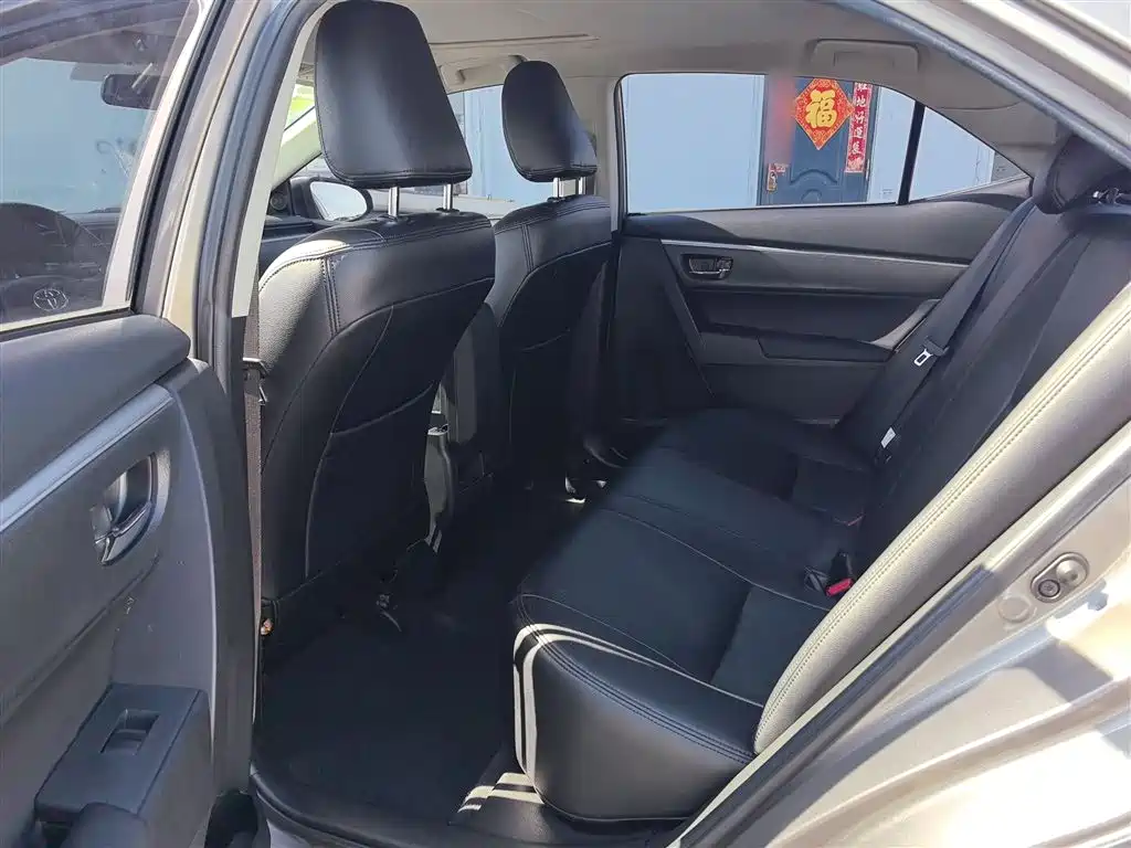 Toyota Corolla 2014 1.6L CVT GL-i фото 15
