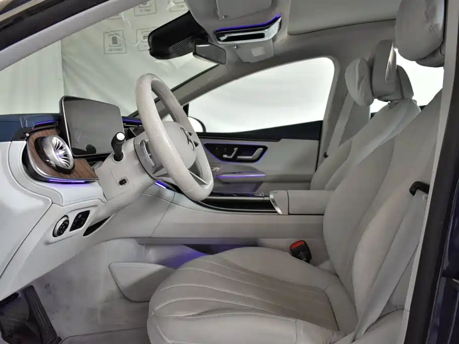 Mercedes-Benz EQE 2024 2025 Model 500 4MATIC Luxury Edition