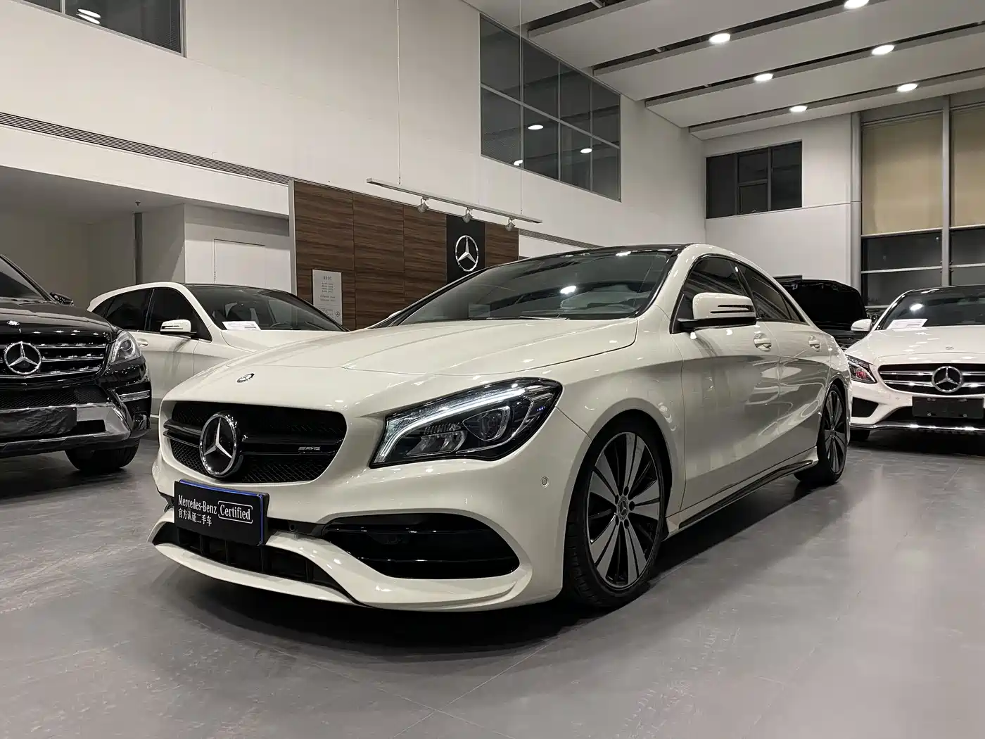 MERCEDES-BENZ CLA