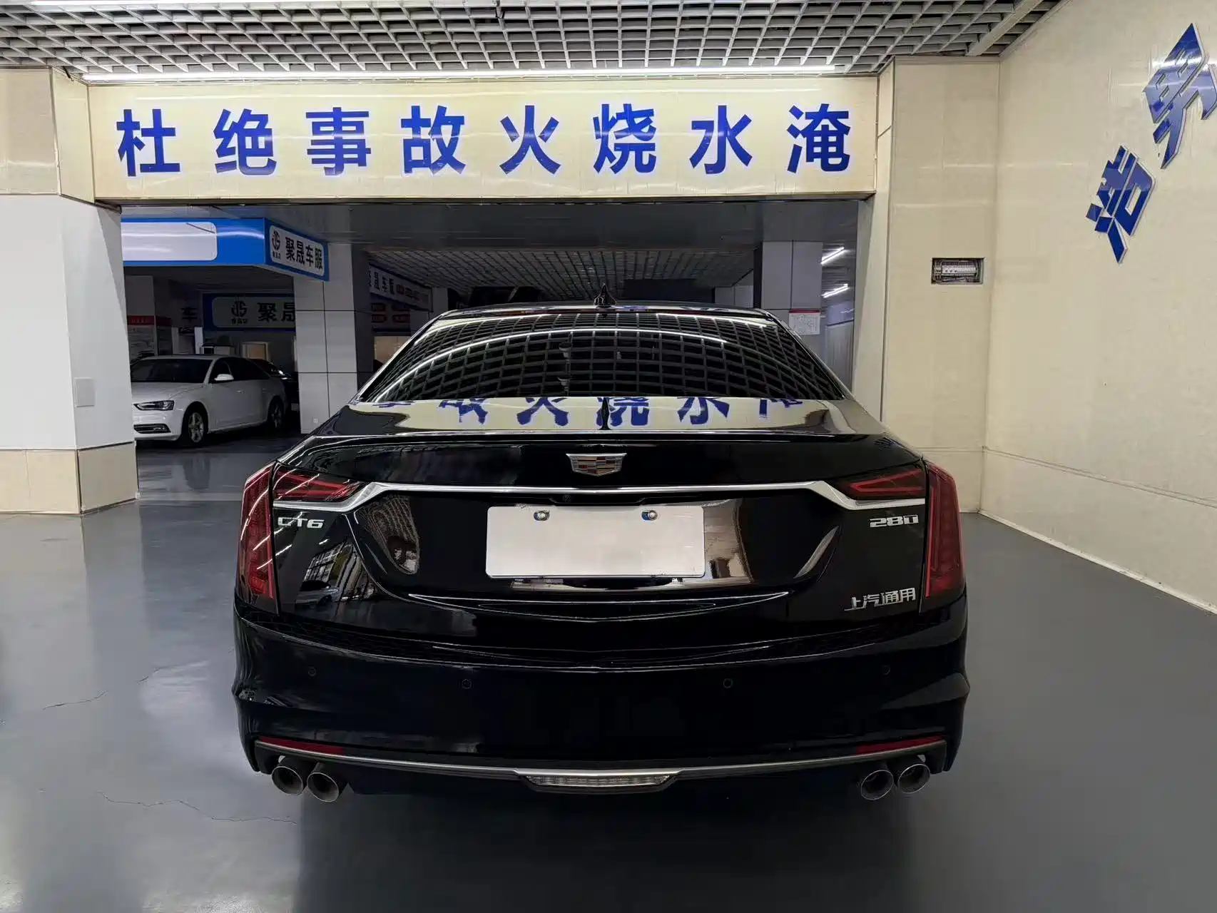 Фото 12 - Cadillac CT6