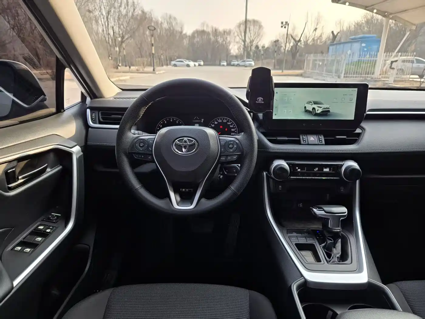 Toyota RAV4 Rongfang 2024 2.0L CVT FWD Urban Edition фото 10