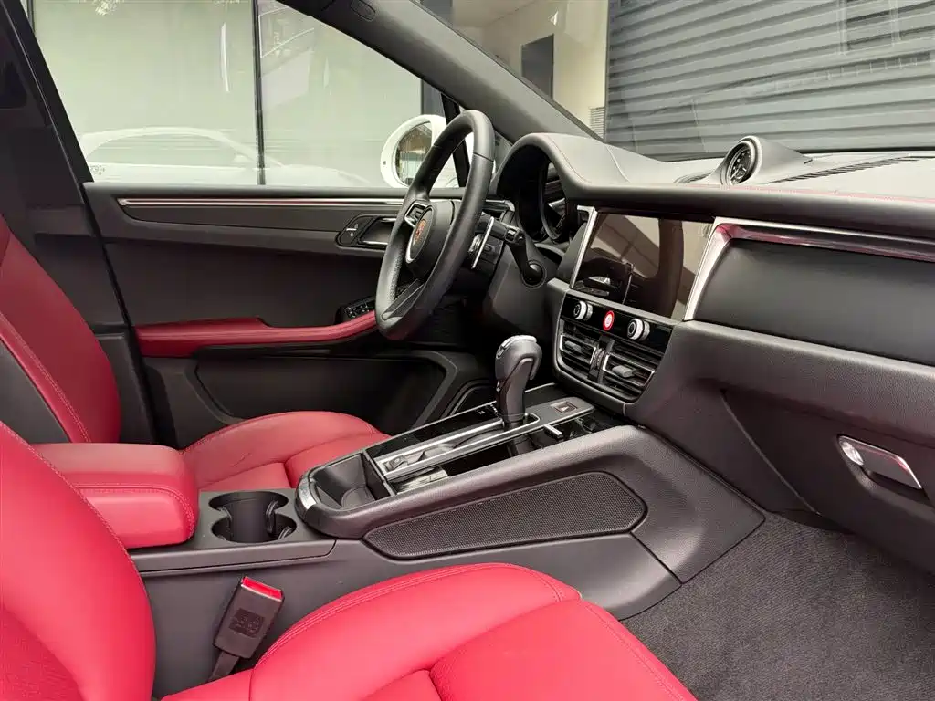 Фото 15 - Porsche Macan