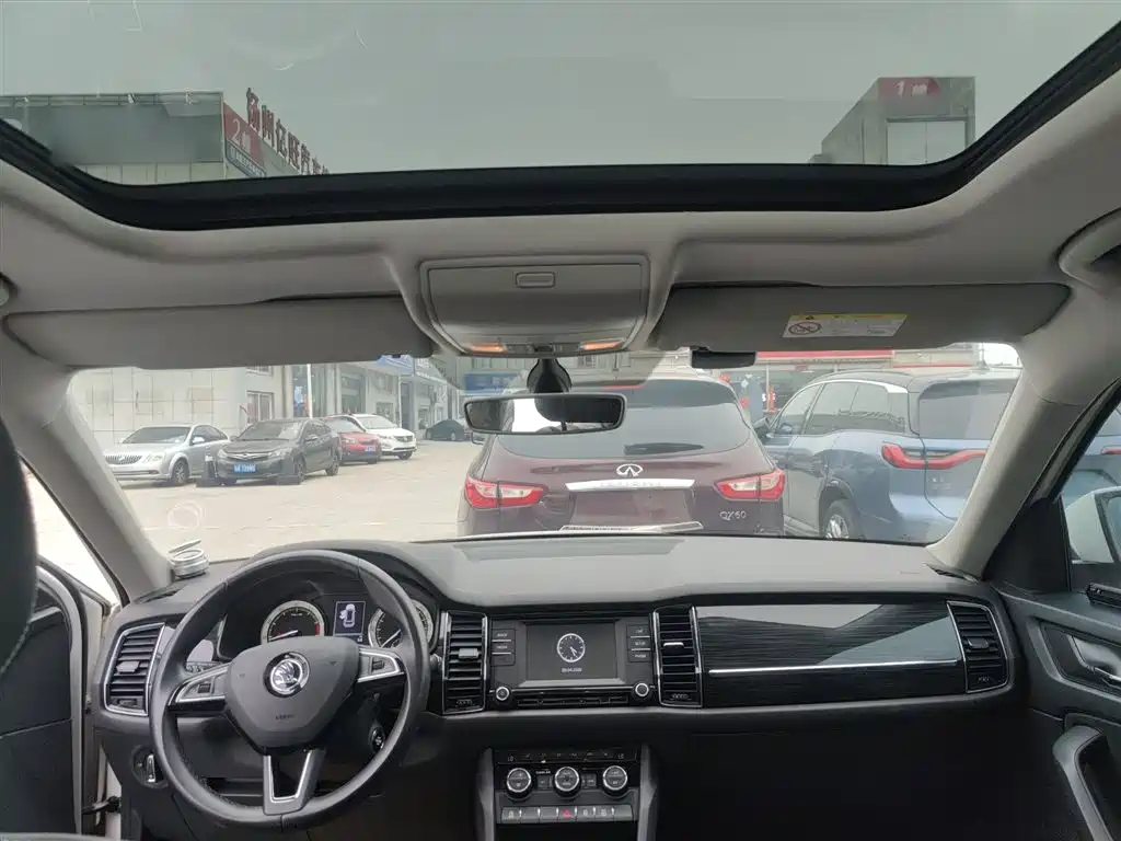 Škoda Kodiaq 2017 TSI330 7-seater 2WD Luxury Edition фото 18
