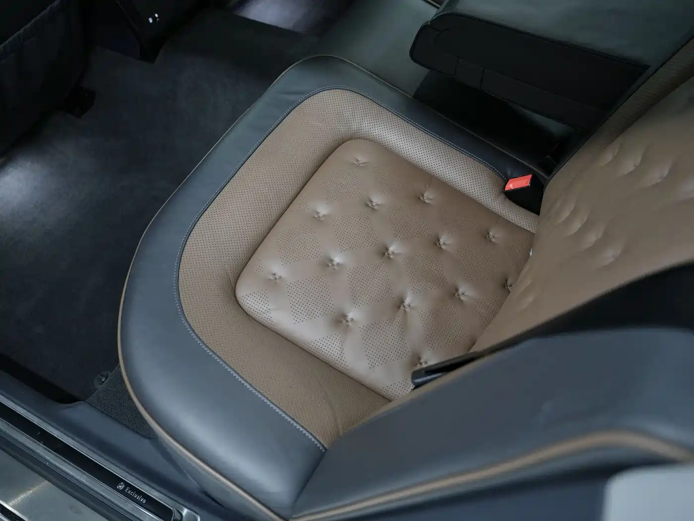 Volkswagen Phaeton 2015 Model 3.0L Exclusive Edition фото 11
