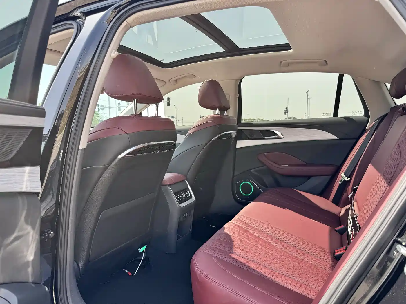 Фото 7 - Hongqi H5