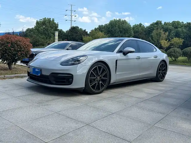 Porsche Panamera 改款 Panamera 4 行政加长铂金版 2.9T