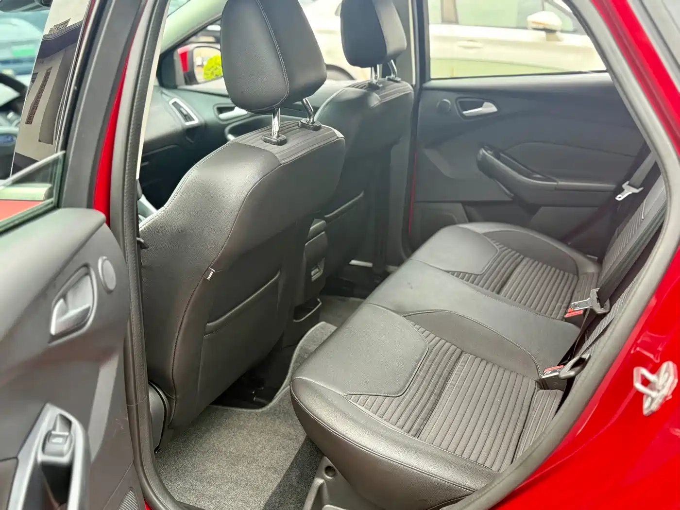Photo 11 - Ford Focus