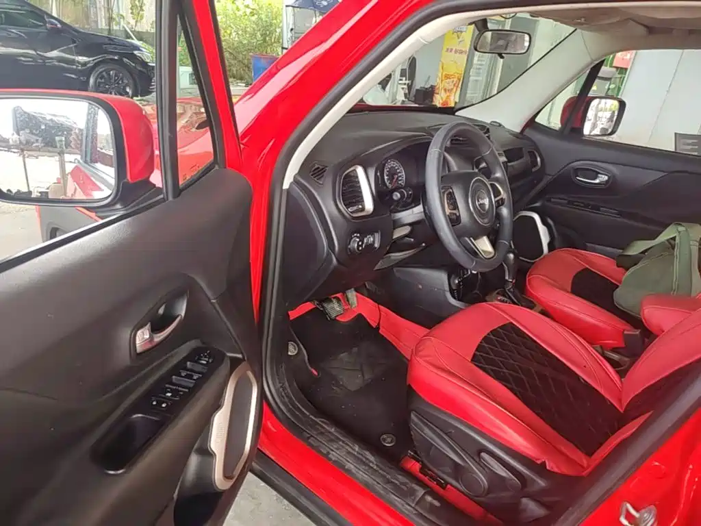 Jeep Renegade 2019 2018 Connected Large Screen Edition 180T Automatic High Energy