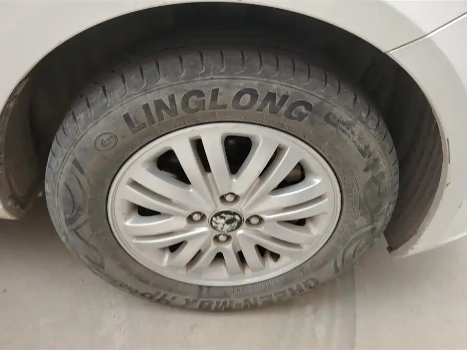 Kia K2 2012 Sedan 1.4L MT TOP Commemorative Edition фото 6
