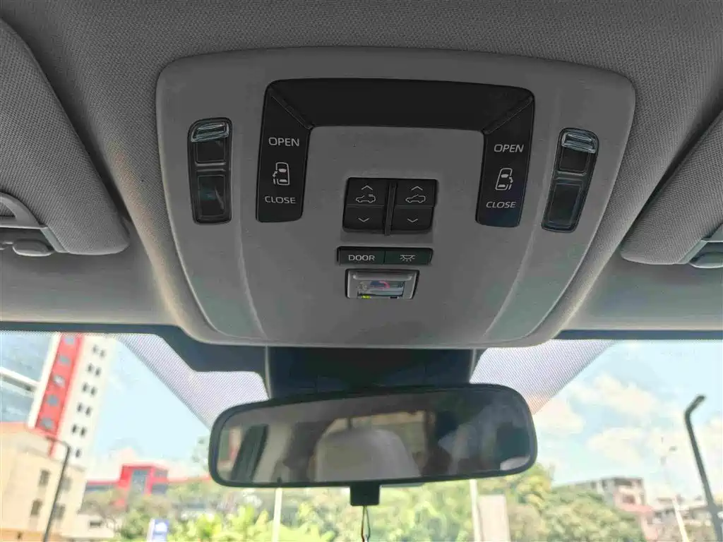 Toyota Granvia 2024 2023 2.5L Hybrid Comfort Edition