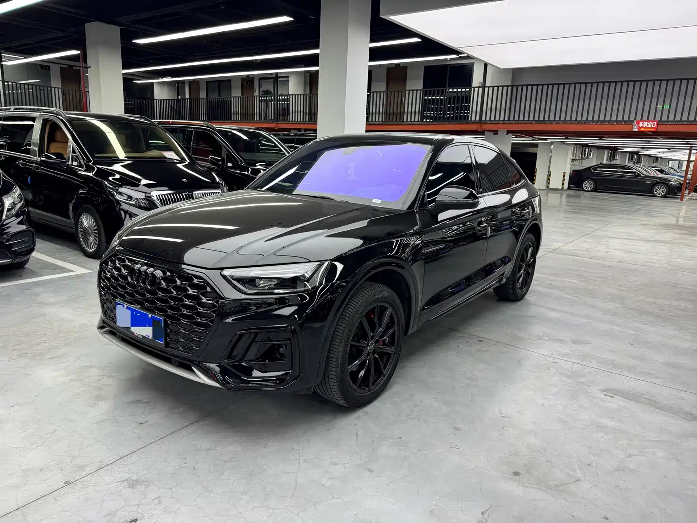 Фото 1 - Audi Q5L
