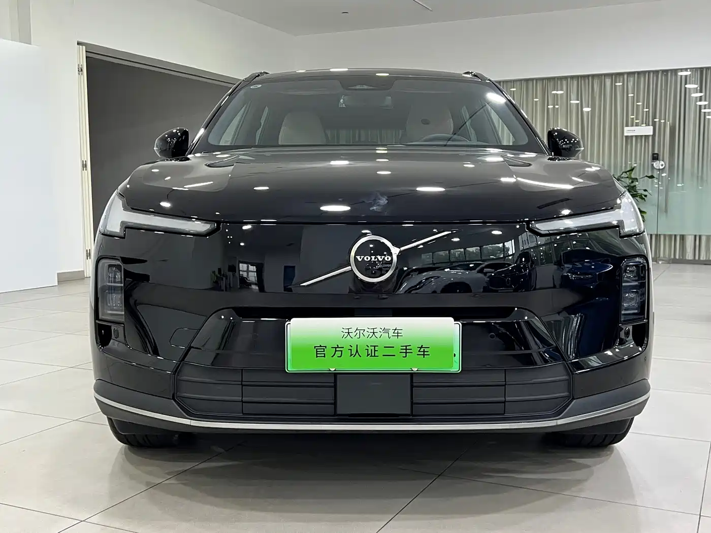 Volvo XC70 Plug-in Hybrid 2026 2025 Standard