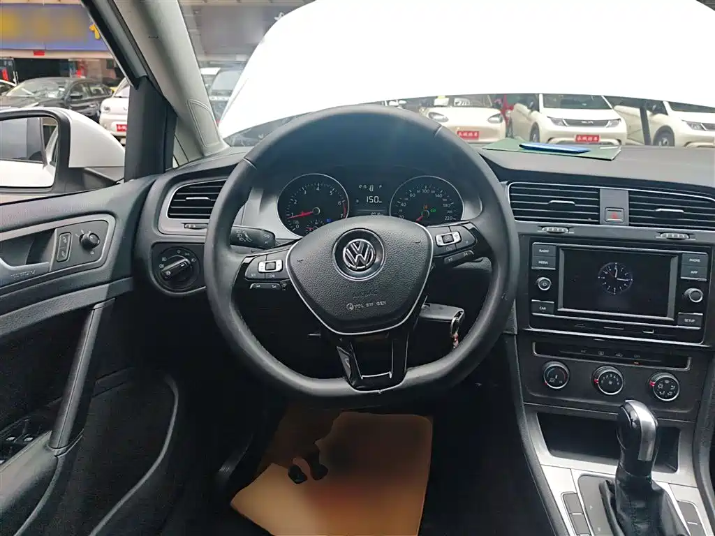 Volkswagen Golf 2016 1.6L Automatic Fashion фото 11