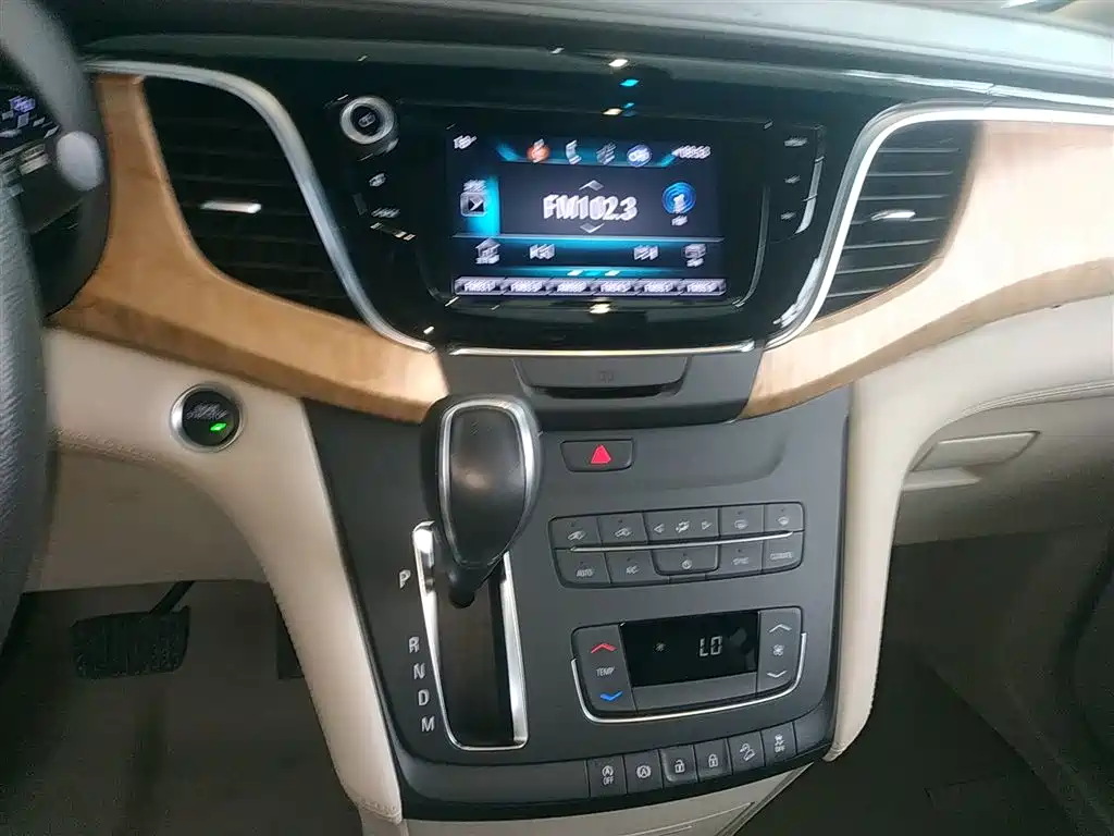 Buick GL8 2017 ES 28T Comfort Type China V фото 13