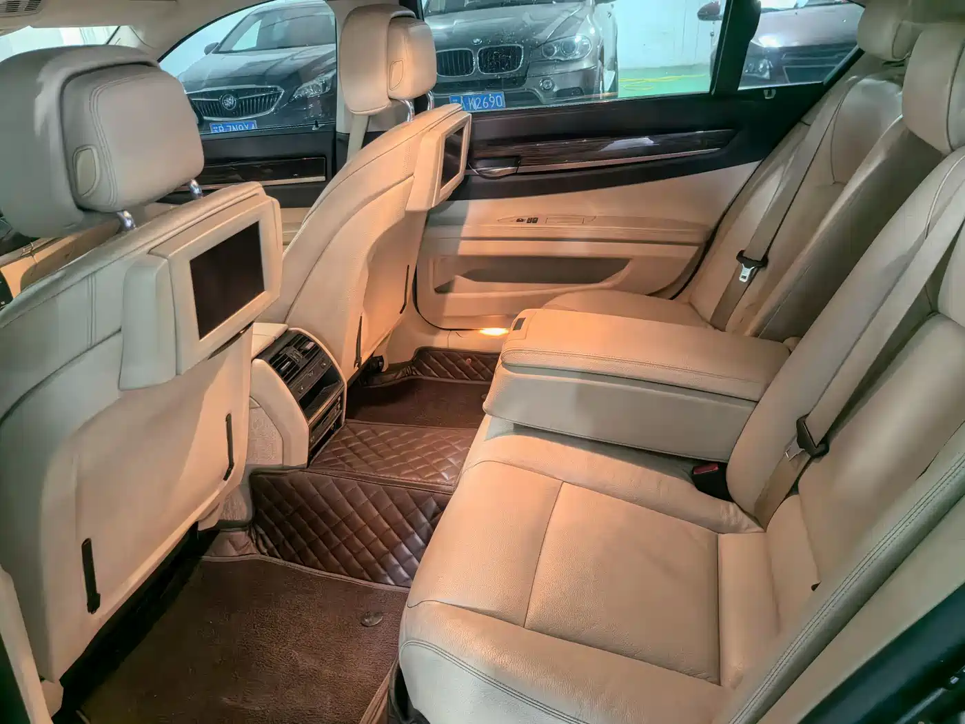 BMW 7 Series 2009 730Li Luxury фото 13