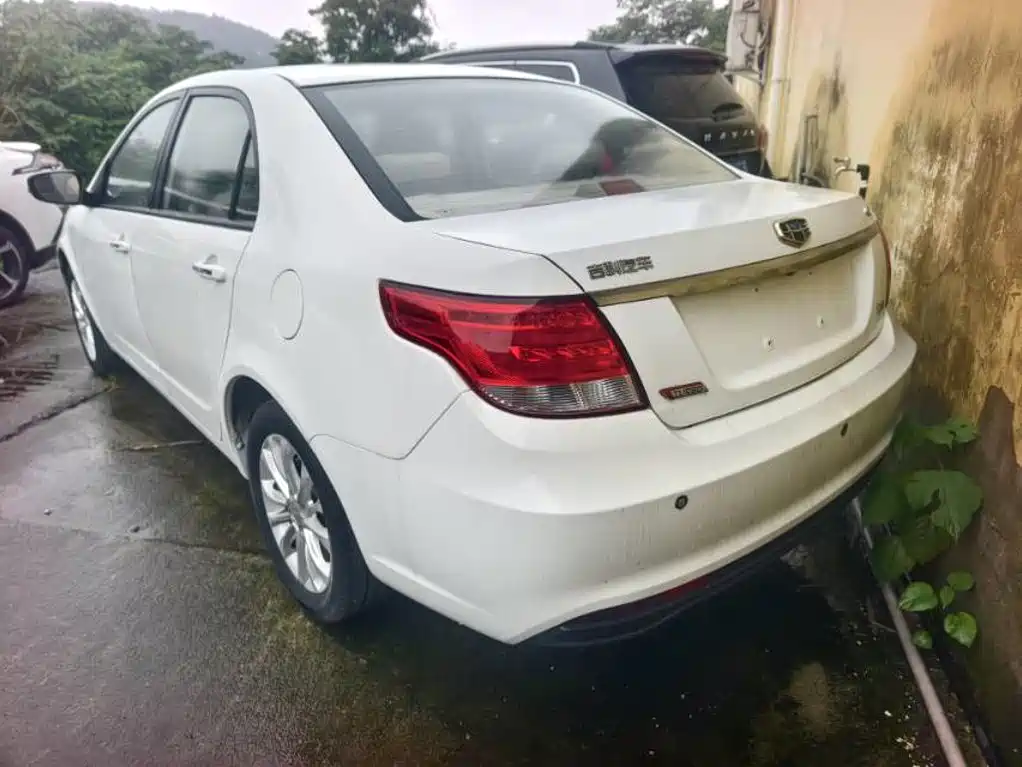 Photo 3 - Geely Vision