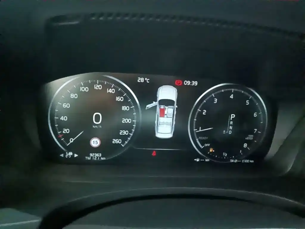 Фото 12 - Volvo S90