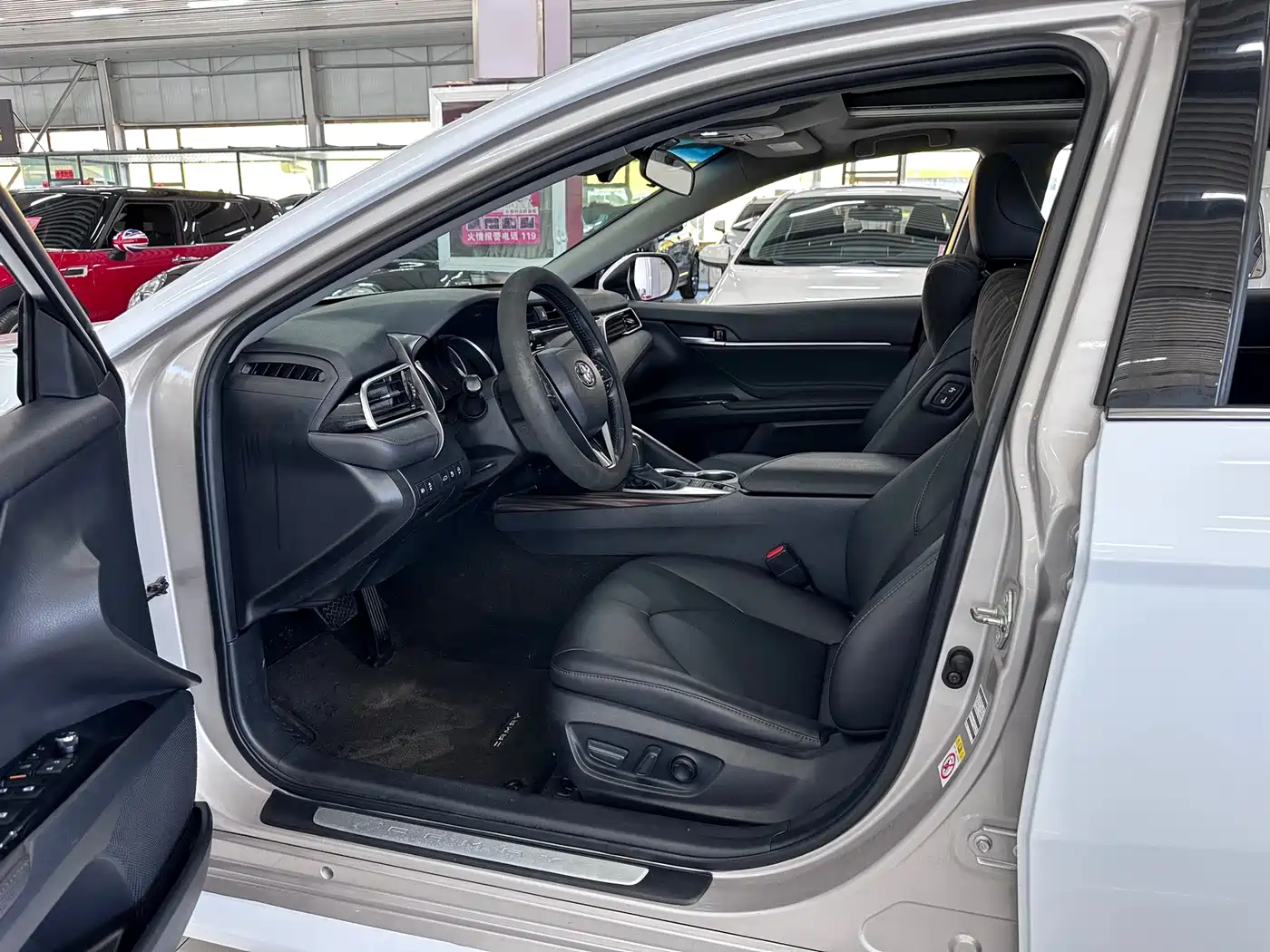 Toyota Camry 2018 2.5G Luxury Edition фото 10