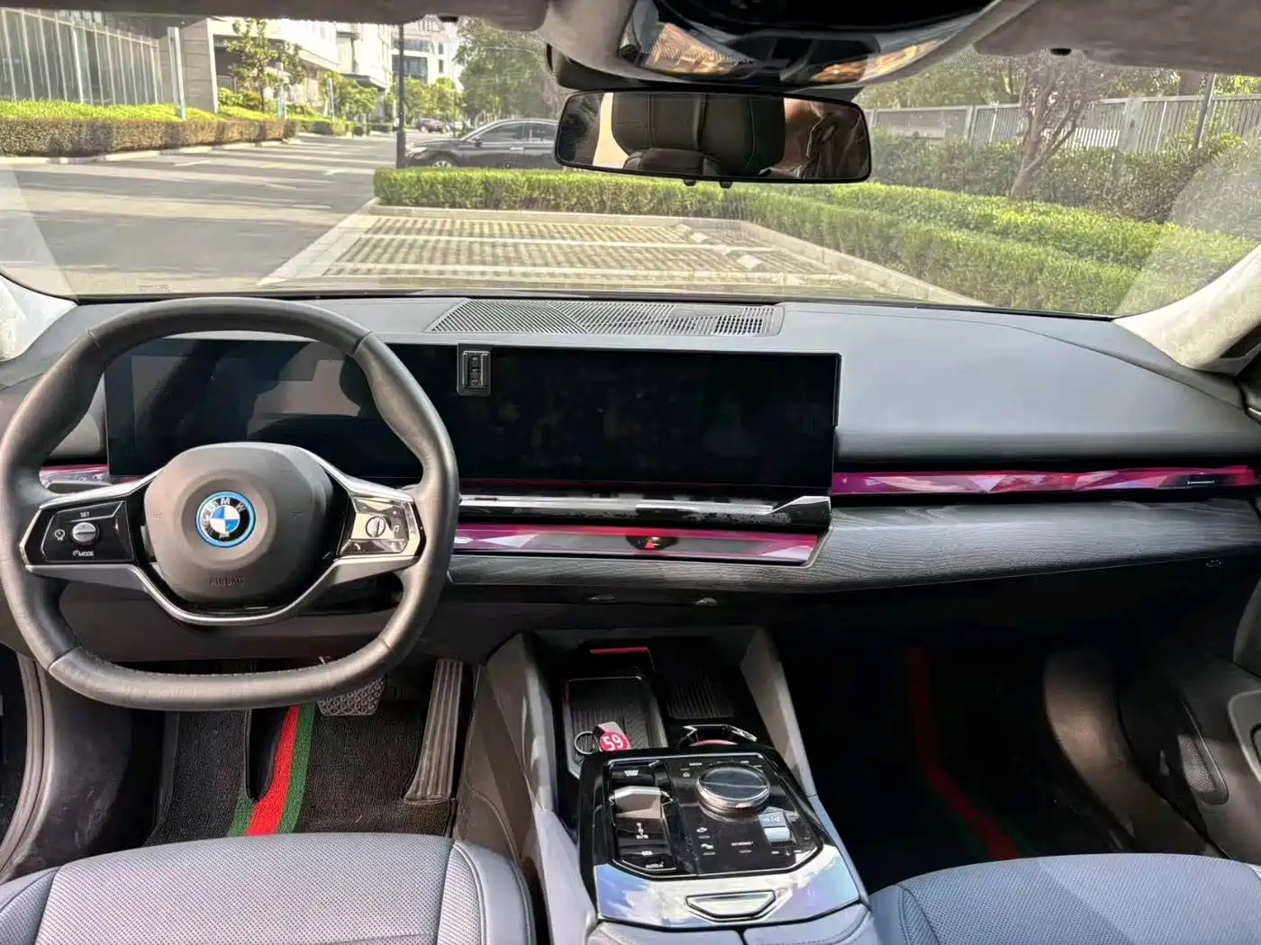 2025 BMW i5