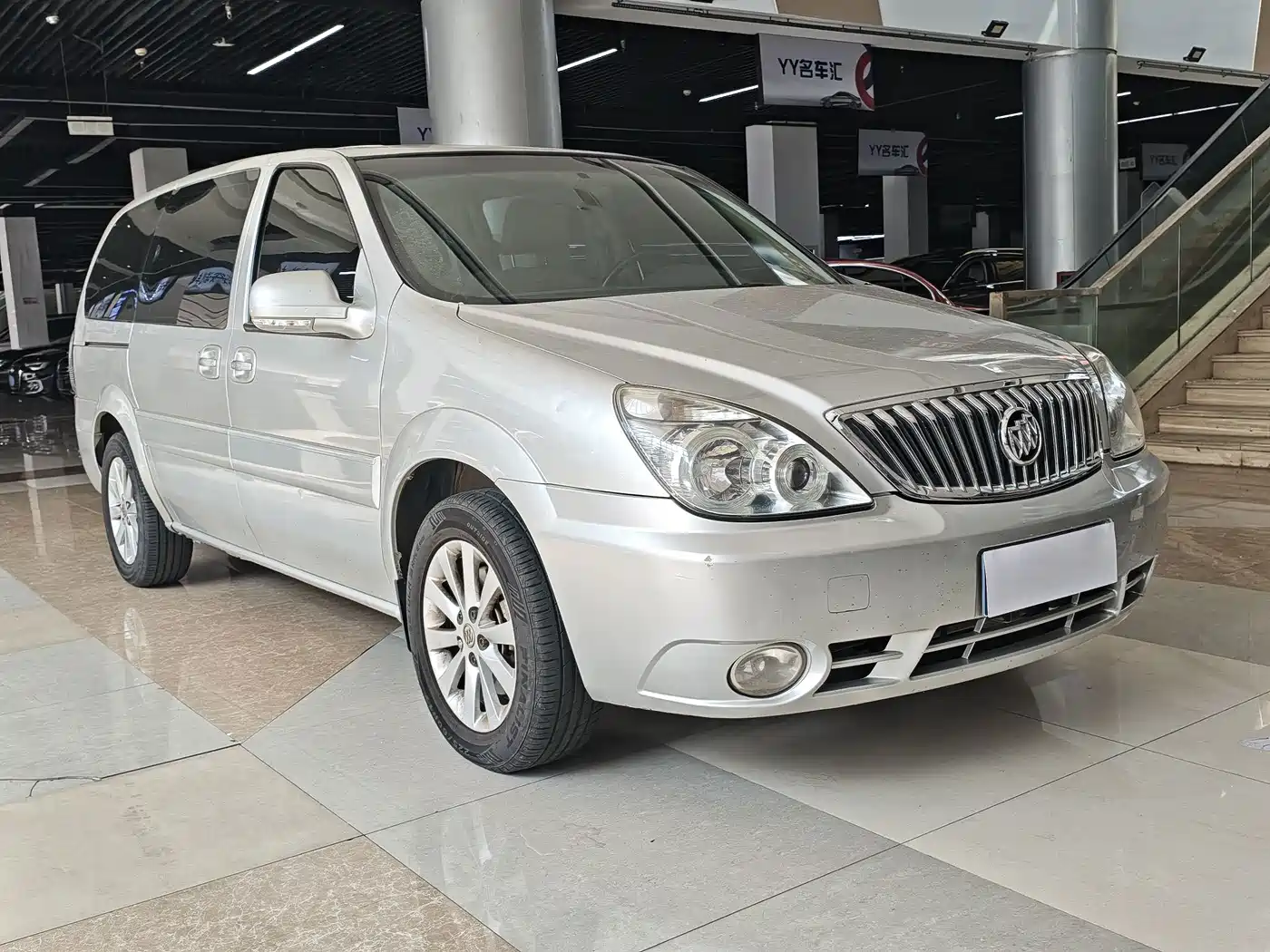 Фото 3 - Buick GL8