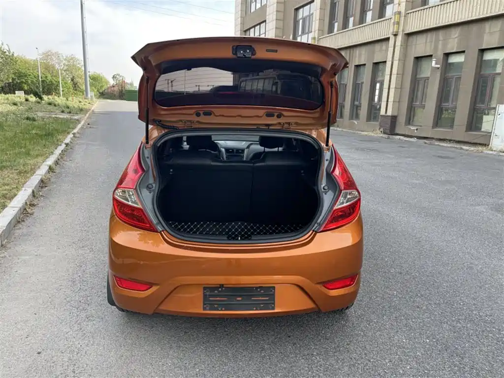 Hyundai Reina 2014 Model 1.6L Automatic TOP фото 18