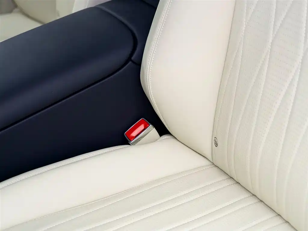 BENTLEY FLYING SPUR PLUG IN HYBRID