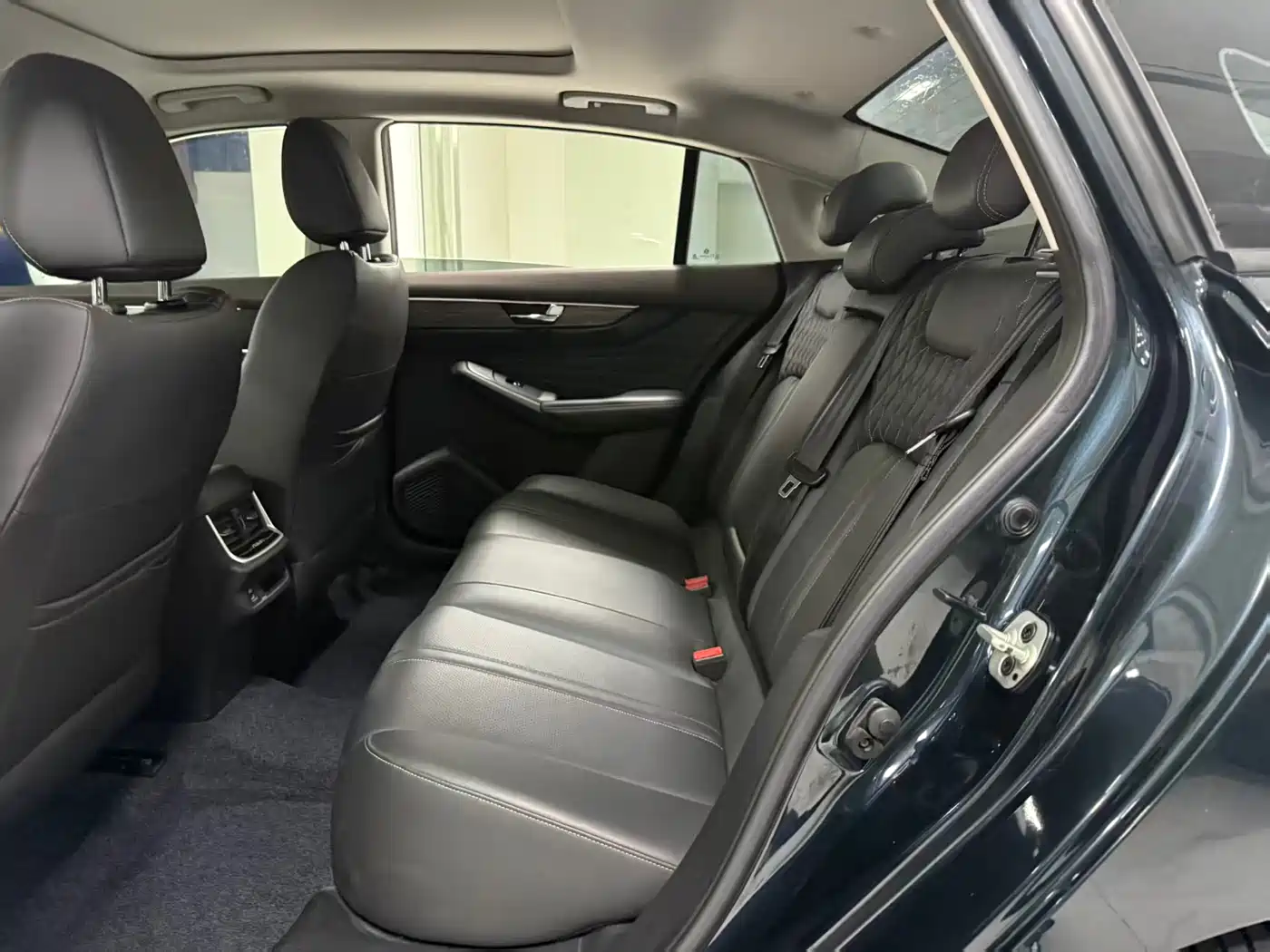 DONGFENG YI HYUN MAX