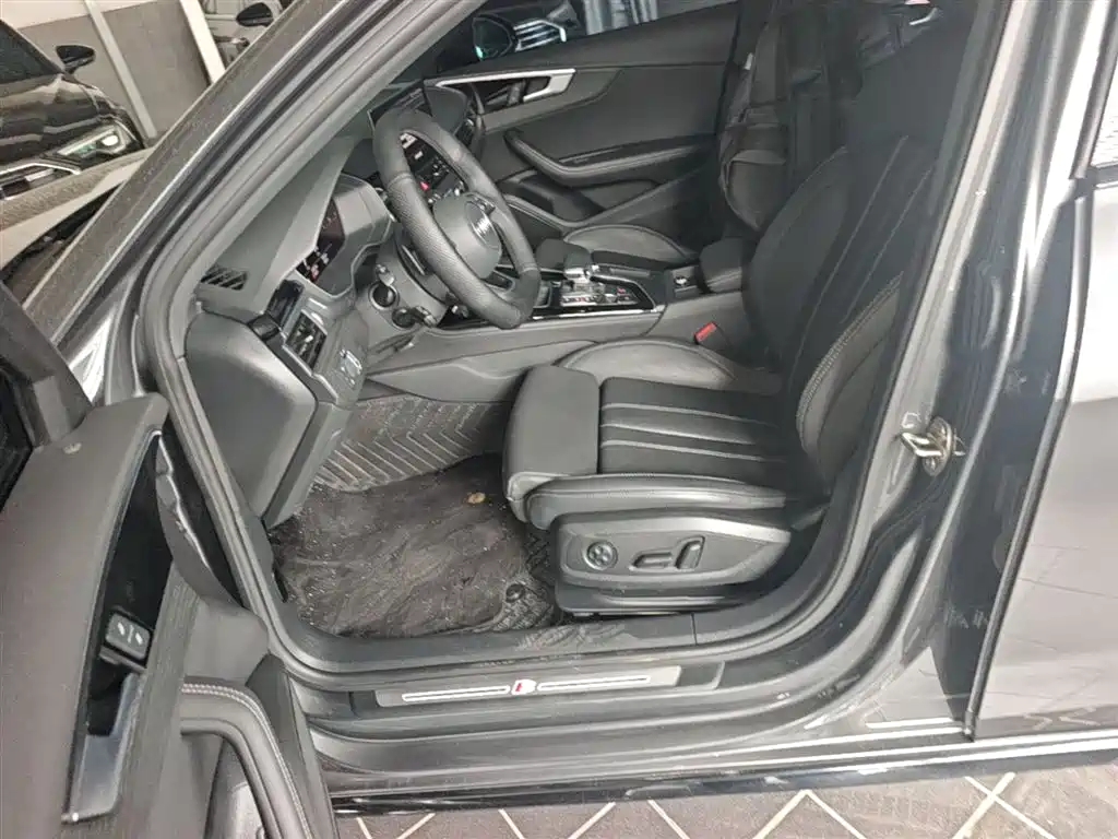 Audi A4L 2023 40 TFSI Luxury Sport фото 22