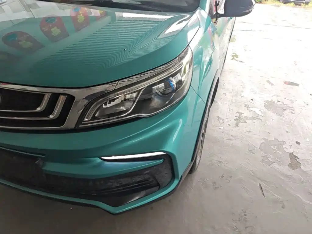 Фото 24 - Geely Vision X3