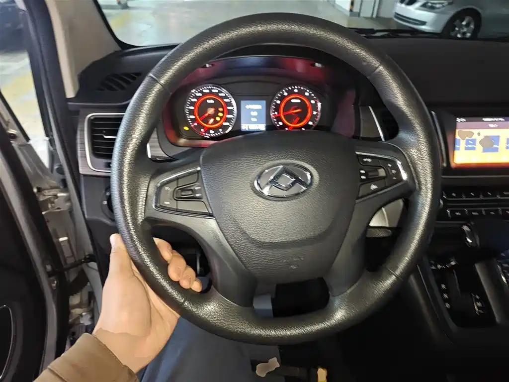 SAIC Maxus Maxus G10 2021 2.0T Automatic Elite Edition Gasoline 7-Seater фото 7