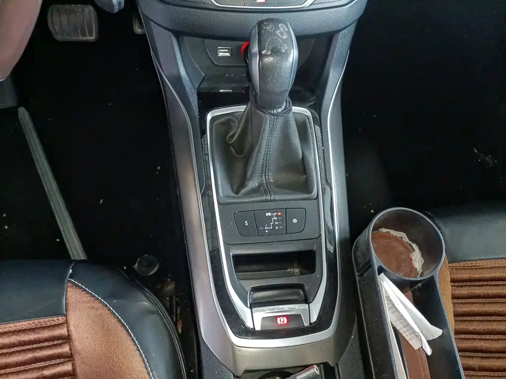 Peugeot 408 2014 1.8L Automatic Luxury Edition фото 14