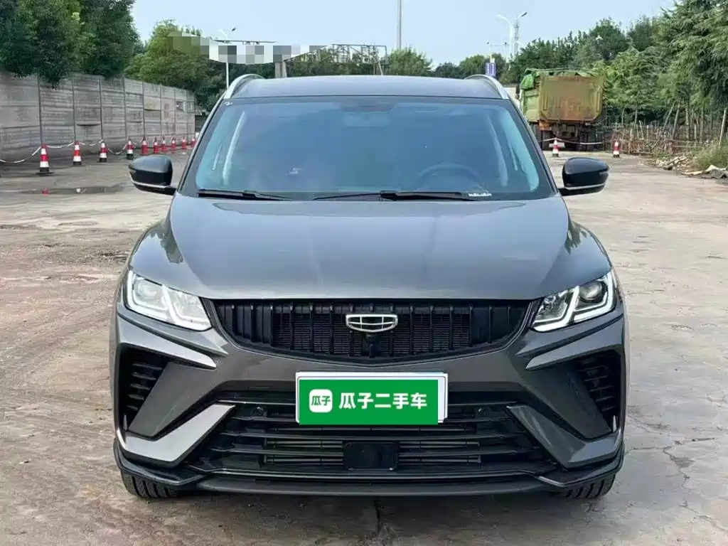 Фото 3 - Geely Coolray