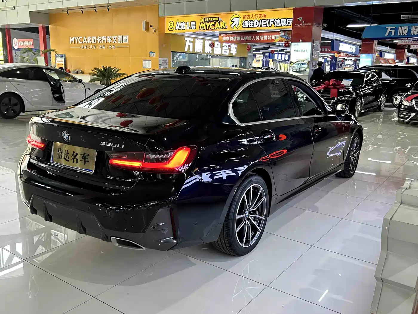 BMW 3 Series 2023 325Li M Sport Package фото 17