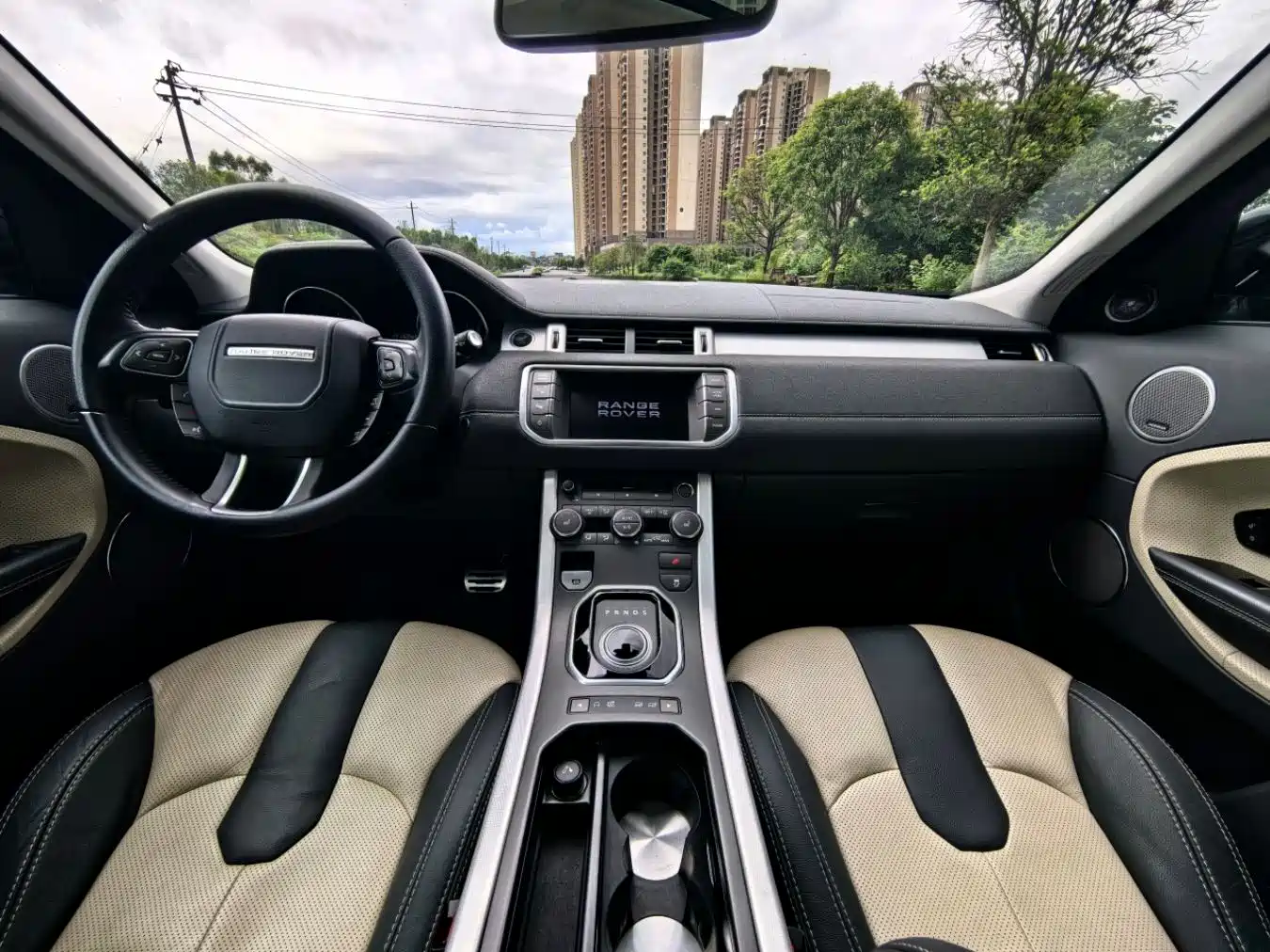 Land Rover Range Rover Evoque (Import) 2013 2.0T 5-door Dynamic Edition фото 4