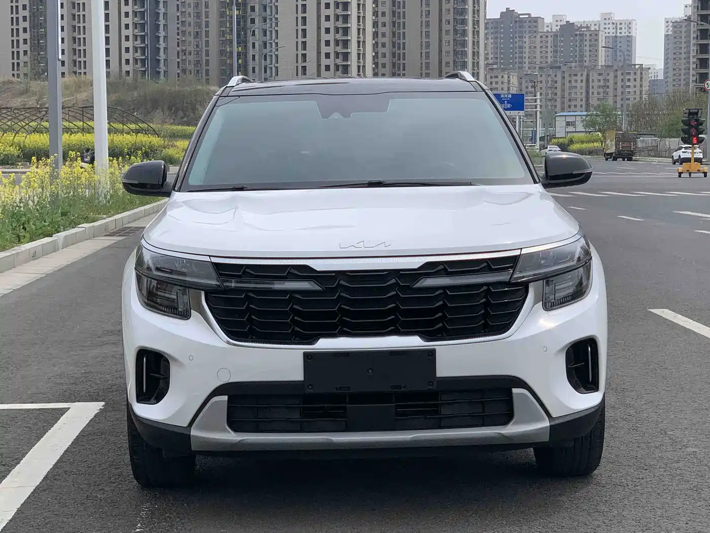 Kia Seltos 2023 1.5L CVT Luxury Edition фото 2