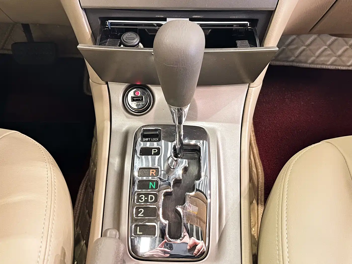 Toyota Corolla 2011 1.6L Automatic Luxury Edition фото 12