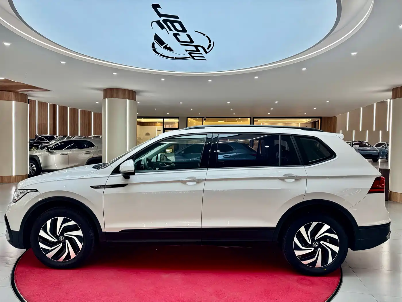 Volkswagen Tiguan L 2022 330TSI Automatic 2WD Comfort Edition фото 8
