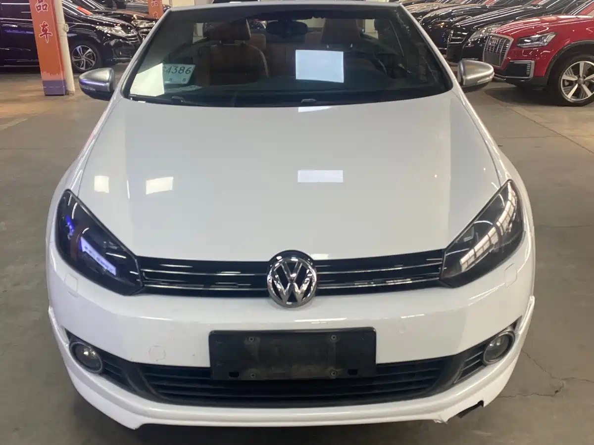 Volkswagen Golf (Import) 2012 1.4TSI Luxury Convertible Edition фото 2