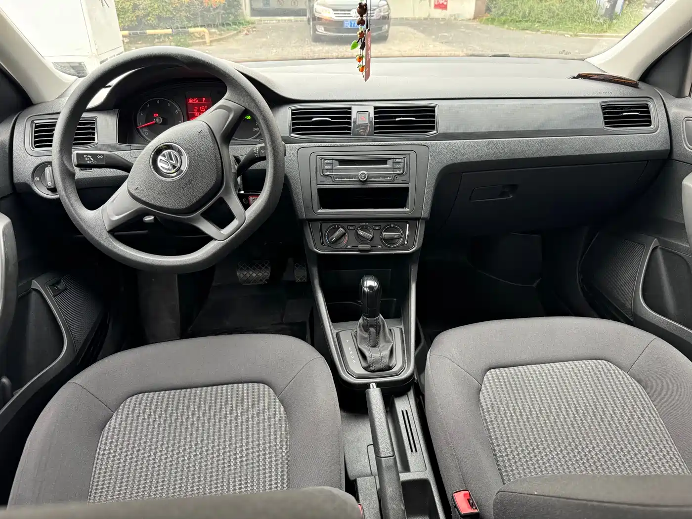 Volkswagen Santana 2016 1.6L Automatic Trend Edition фото 9
