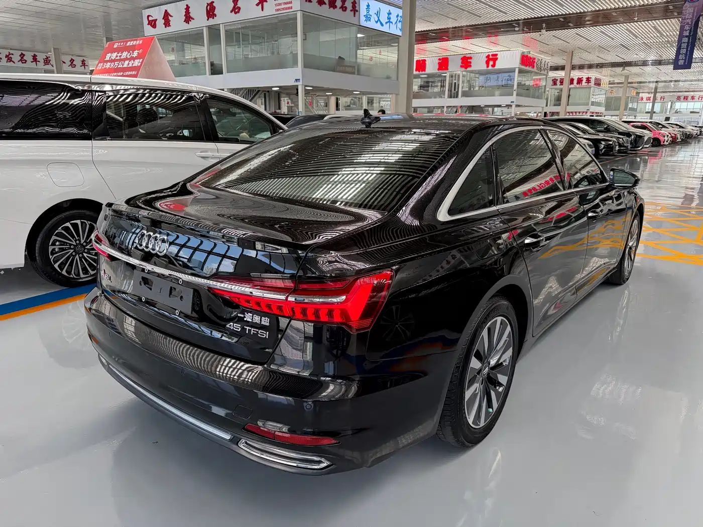 Фото 8 - Audi A6L