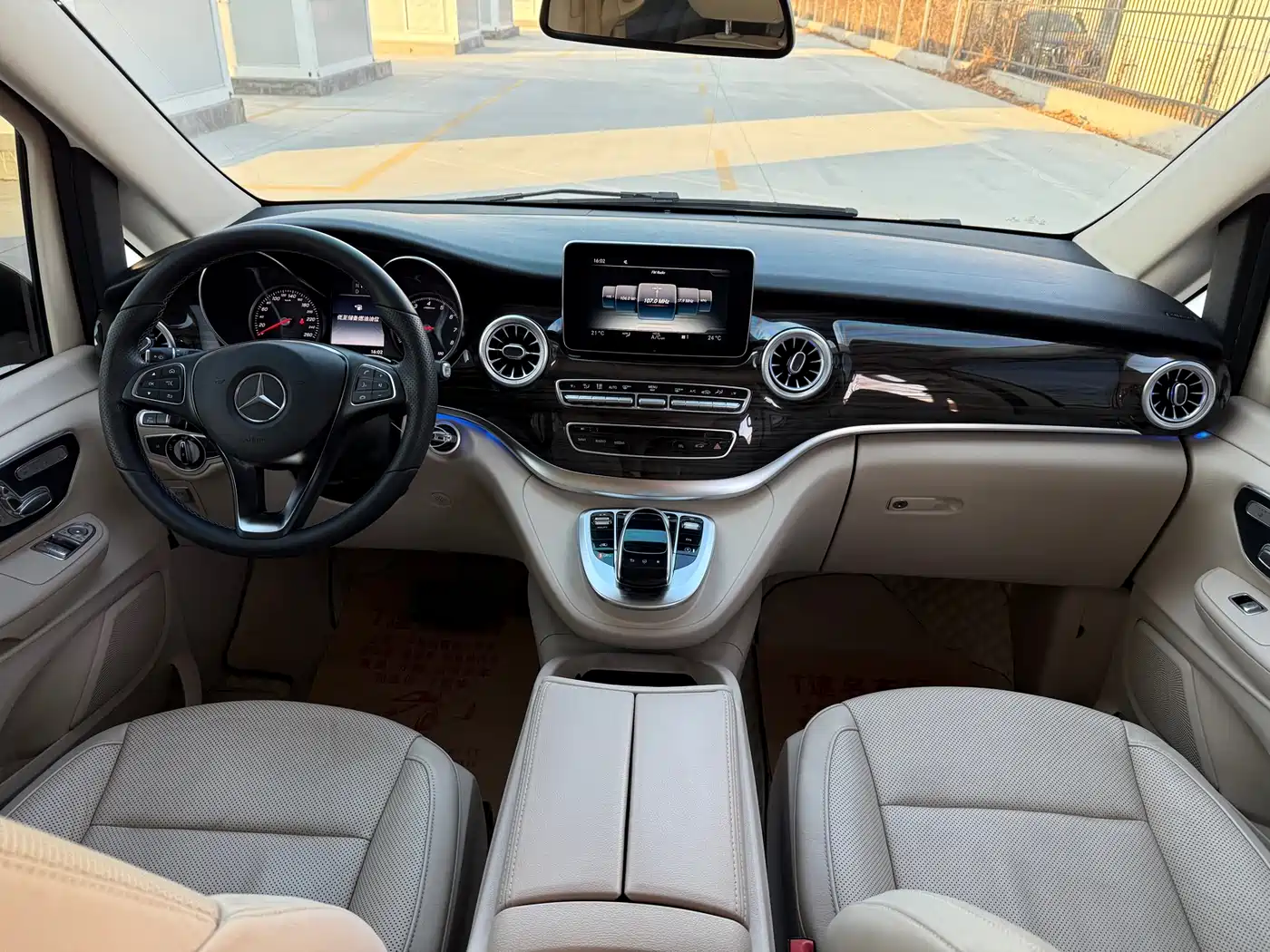 Mercedes-Benz V-Class 2016 V 260 Navigator фото 23