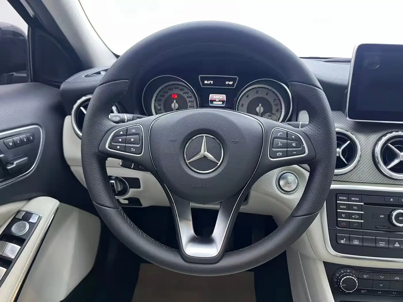 Mercedes-Benz GLA 2016 GLA 220 4MATIC Fashion фото 7