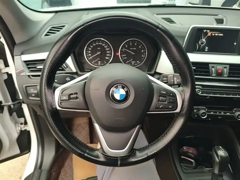 BMW X1 2016 sDrive18Li Fashion Model фото 11