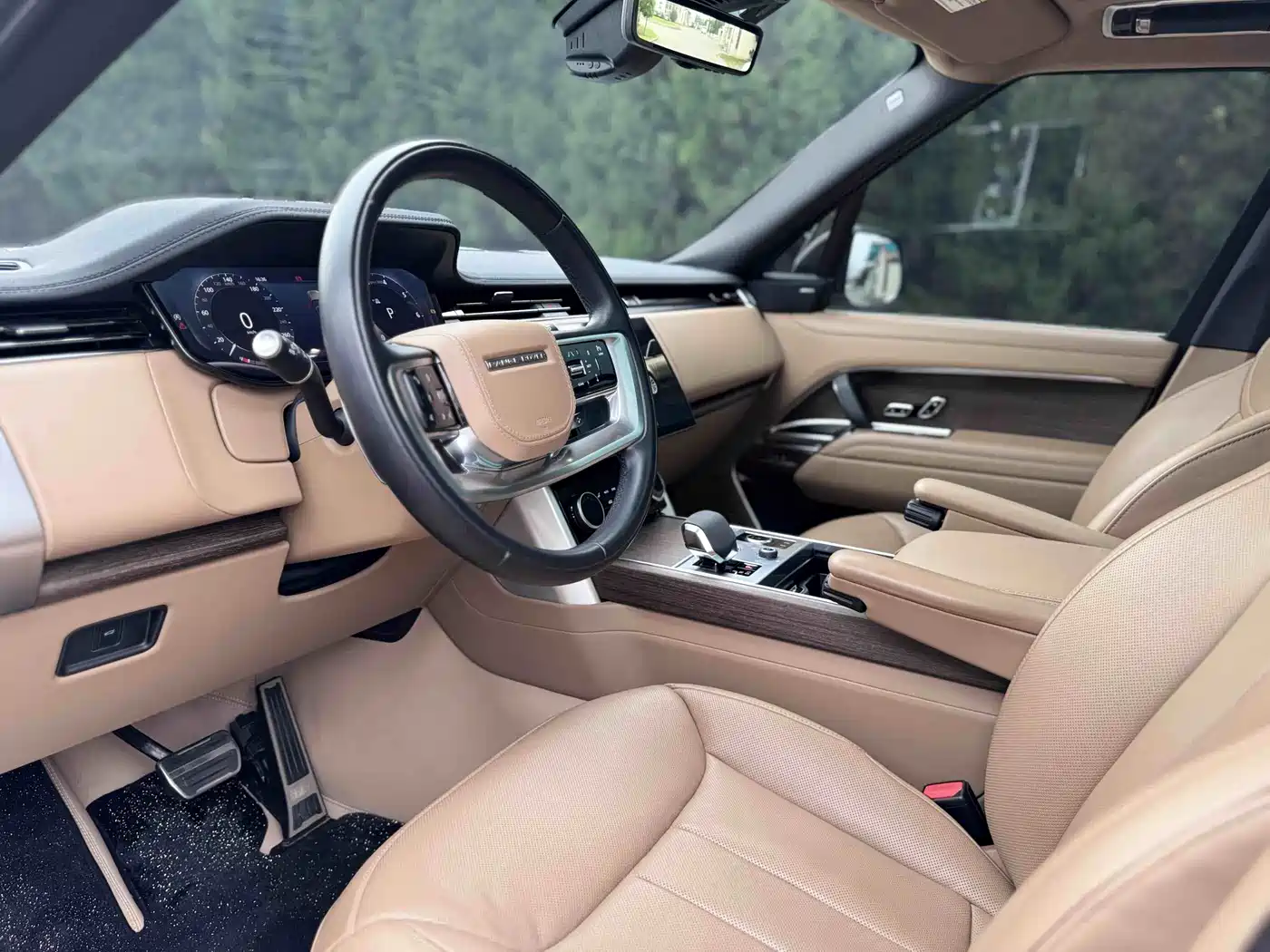 Land Rover Range Rover 2023 3.0 L6 360PS Golden Age Edition фото 10