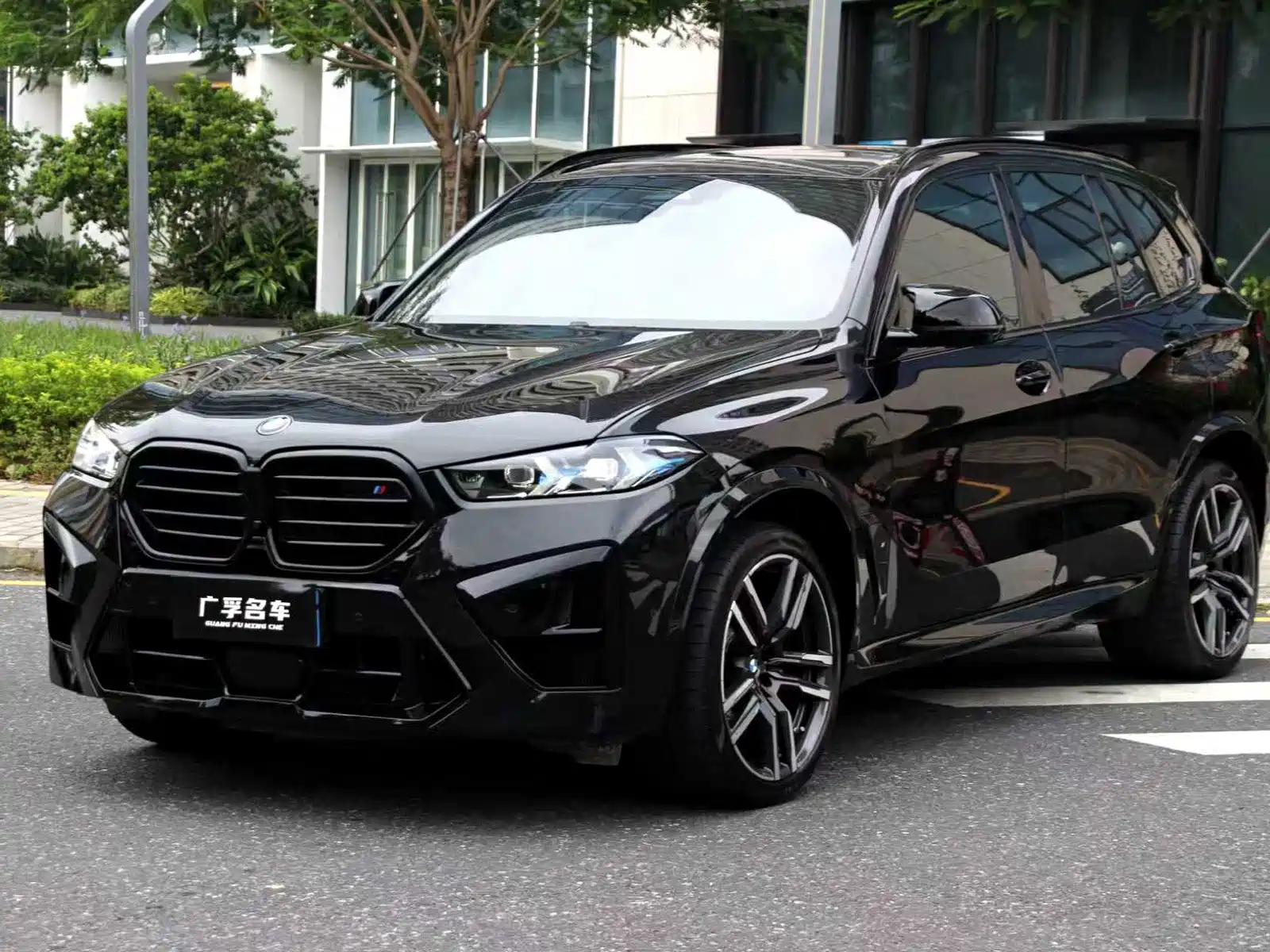 Photo 1 - BMW X5 M