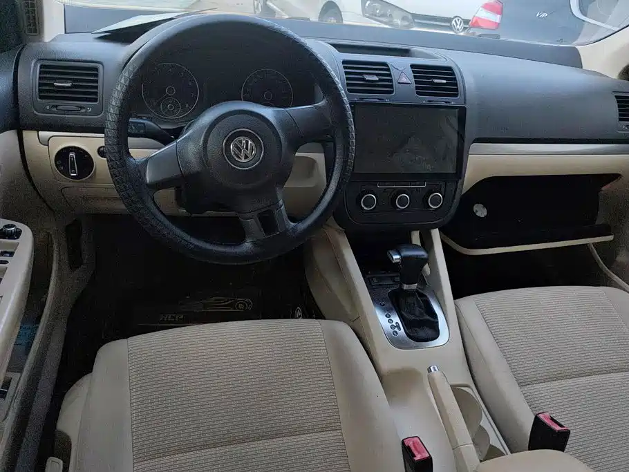 Volkswagen Sagitar 2011 2011 1.6L Auto Comfort