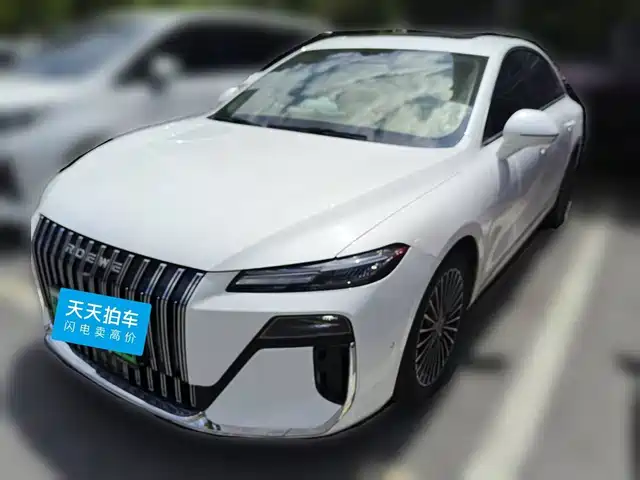  Roewe Roewe M7 DMH 2025 Base