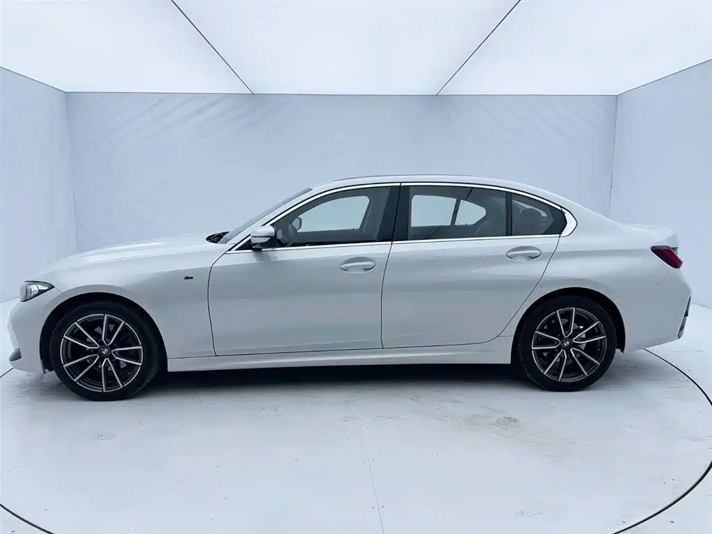 BMW 3 Series 2023 320Li M Sport Package фото 5