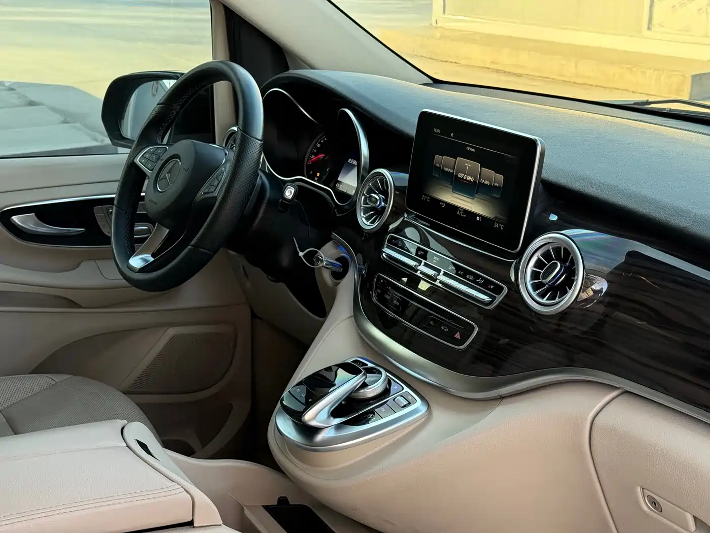 Mercedes-Benz V-Class 2016 V 260 Navigator фото 20