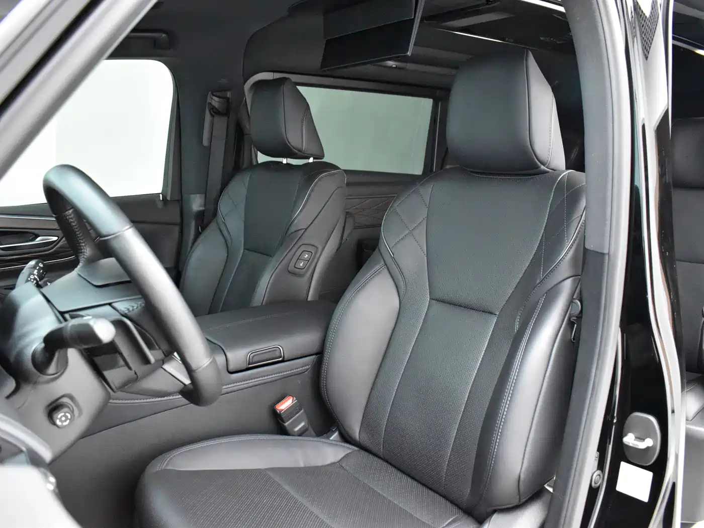 Toyota Vellfire 2024 Crown Hybrid 2.5L Executive Premium Edition фото 15
